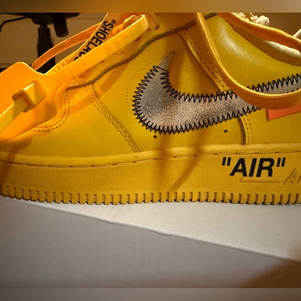 Nike x Off-White Air Force 1 - University Gold